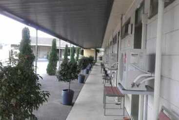 Donald Riverside Motel