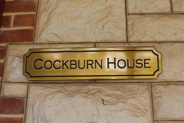 پانسیون Cockburn House