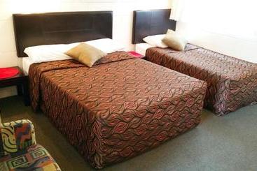 A&a Lodge Motel