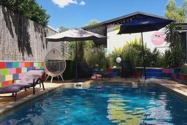 هاستل Alice's Secret Travellers Inn