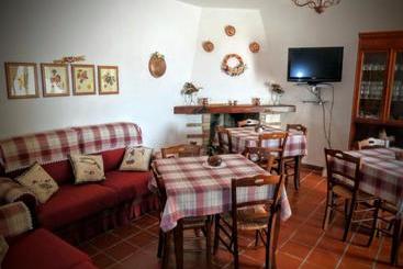 هتل Agriturismo Timpa Del Sole