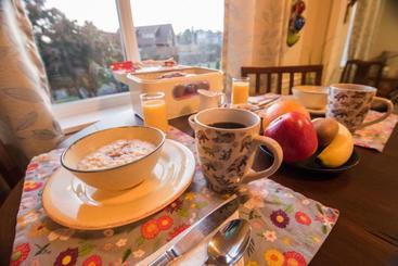 تختخواب و صبحانه Wild Pacific Guest Suites