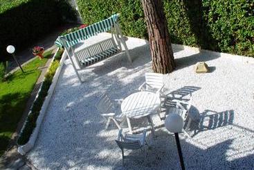 هتل Bed&breakfast Villa Lorena