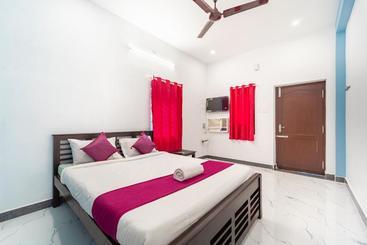 هتل Pavisha Farm House Swimming Pool