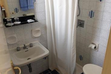 هتل Albergo Villa Azalea