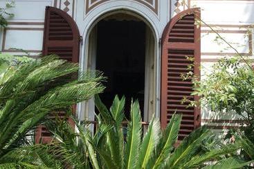 هتل Albergo Villa Azalea