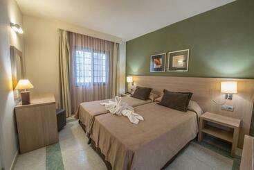 Relaxia Lanzasur Club  Aqualava Water Park