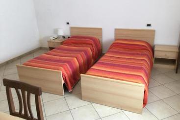 هتل Albergo Adige