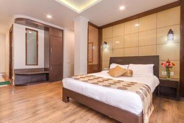 هتل Sherepunjab & Spa