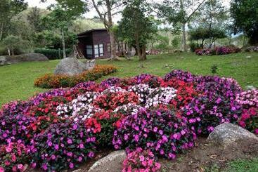 هتل Spring Garden