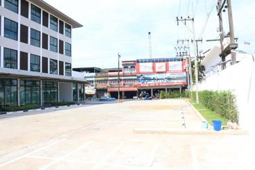 هتل Klongyai Center