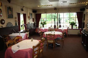 هتل Café Restaurant Snackbar Beerzerveld