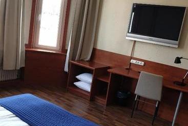 هتل L Astoria