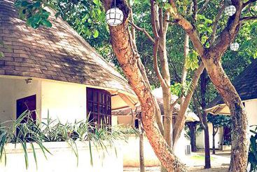 هتل Cordova Reef Village Resort