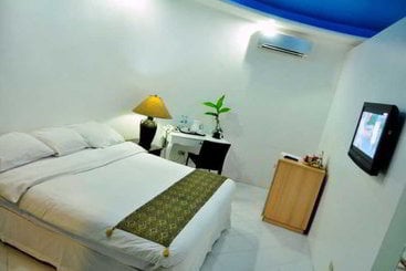 هتل Cordova Reef Village Resort