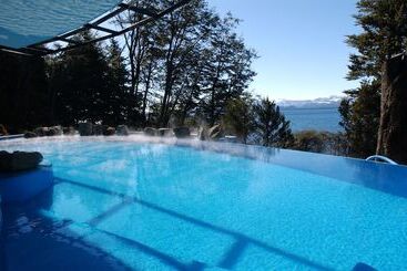هتل Design Suites Bariloche