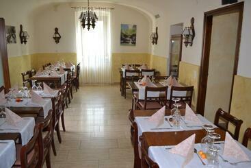 ベッドアンドブレックファースト Ristorante Del Ponte