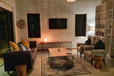 هتل Kingfisher Creek Safari Lodge