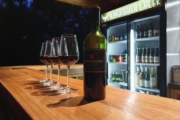هتل Kingfisher Creek Safari Lodge