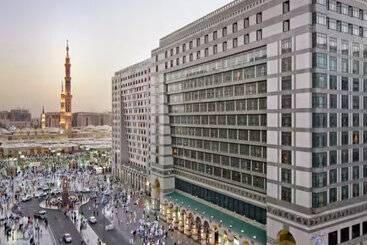 Отель Madinah Hilton