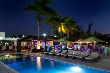 The Rockley By Ocean Hotels   Breakfast Included