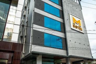هتل The M