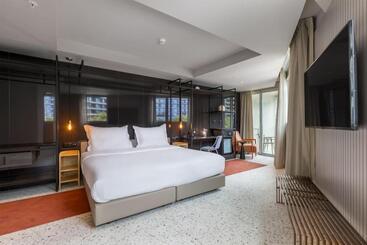 Hotel Next   By Savoy Signature