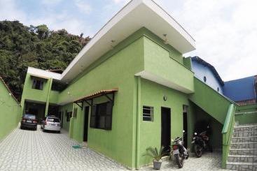 پانسیون Pousada Casa Verde Ubatuba