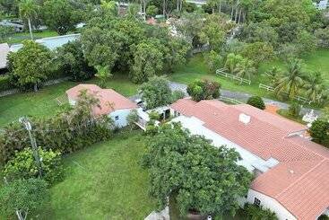 کلبه La Finca Miami By Sofla Vacations