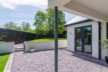 Malone Premium Cottage City Centre Access