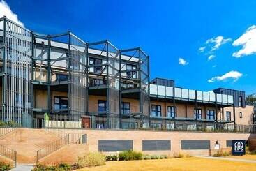 پانسیون Flamsteed Close