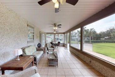 Seaturtle Cottage By Hodnett Cooper