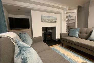 Threadneedle Cottage