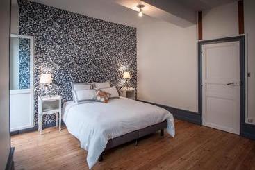 تختخواب و صبحانه Les Chambres Du Mail