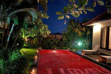 هتل The Sawah Resort & Villa