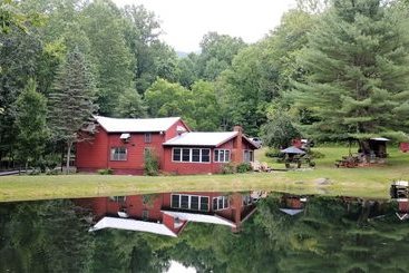 茅舍 Jewell_hollow_homestead