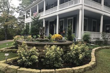 Lookout Cottages