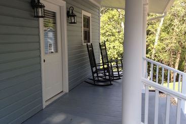 Lookout Cottages