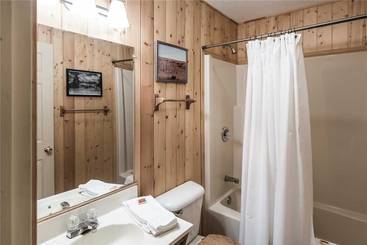 123 Rising Hill  Two Bedroom Cabin