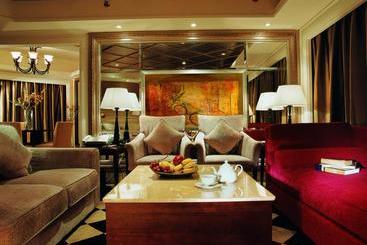 هتل 999 Royal Suites & Towers