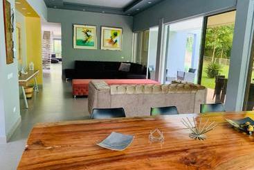 هتل Casa Luz Hospedaje, Pereira , Cerritos