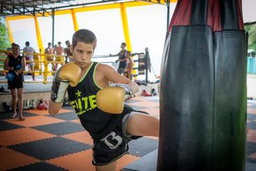 호텔 The Sixteenth Surin Beach