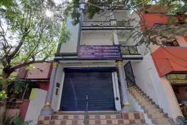 پانسیون Compact Studio Home Near Kirumabakkam