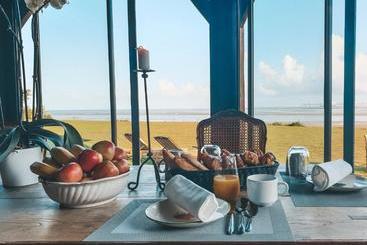 تختخواب و صبحانه La Girelle, Bord De Mer