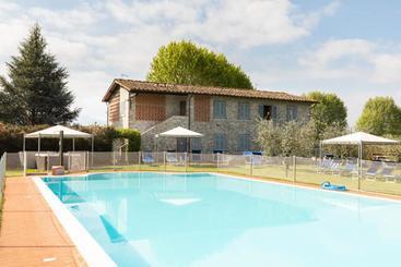 هتل Agriturismo Casolare Lucchese