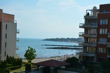 استراحتگاه Apartments Helios