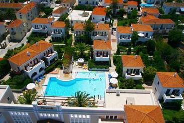 فندق Nissia Traditional Residences Spetses