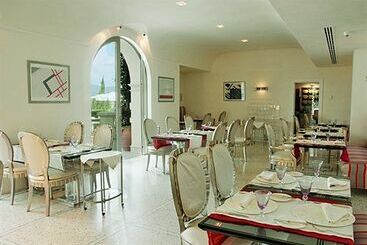 هتل Villa La Vedetta