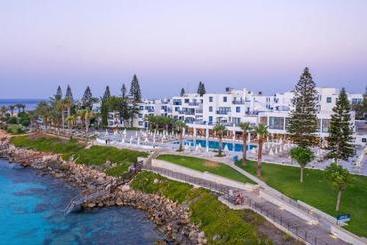 Protaras Nausicaa Villa