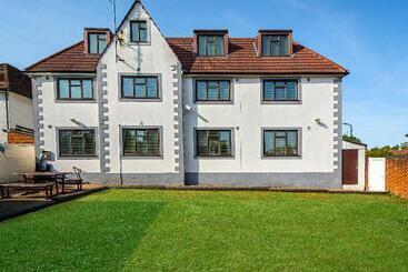 The Brent Hotel   London   Wembley